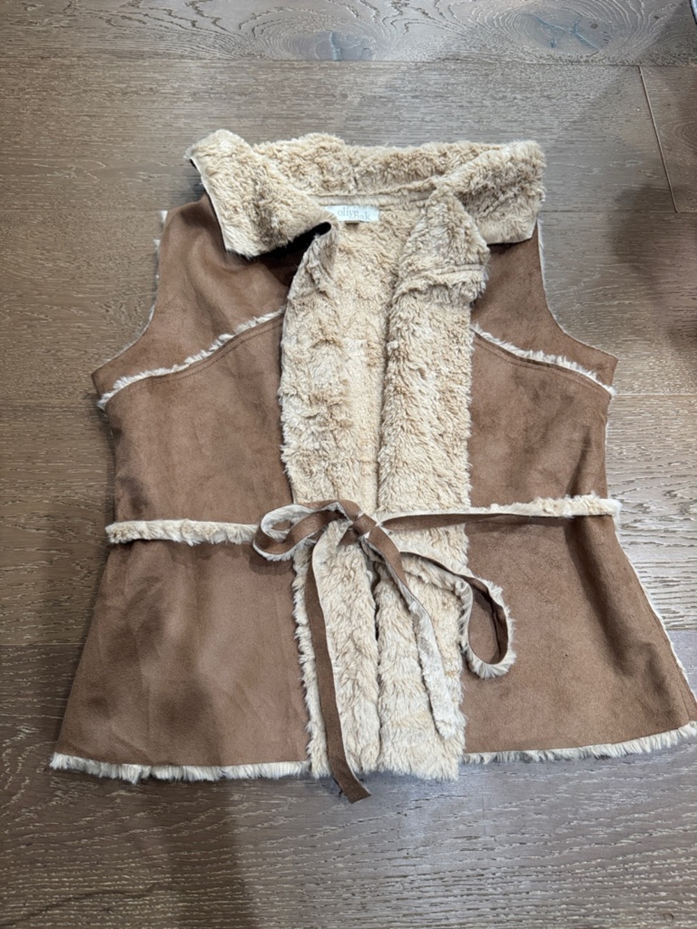 Olive & Oak Plush Faux Shearling Vest in Light Beige size L - Picture 4 of 6